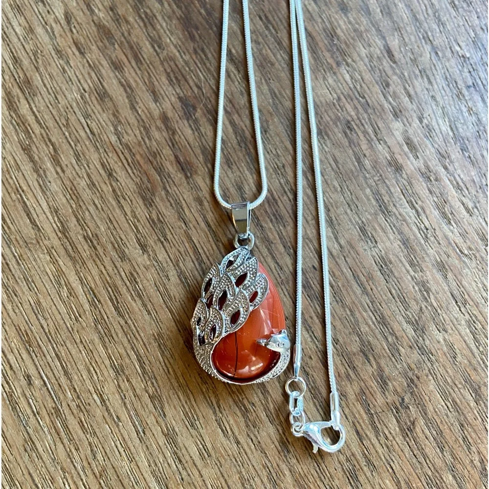 Red jasper gemstone peacock necklace NWOT - Picture 2 of 5